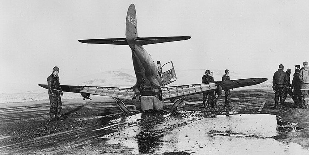 Caza británico accidentado tras una mala maniobra de aterrizaje 