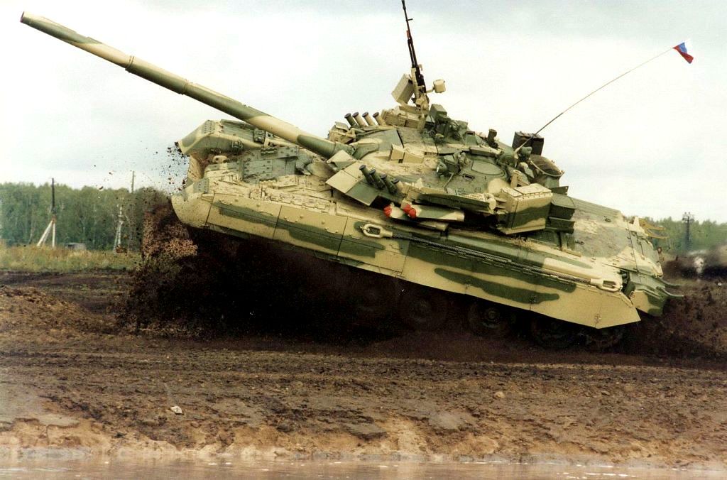 T-80UM2 APS en sus pruebas de movilidad