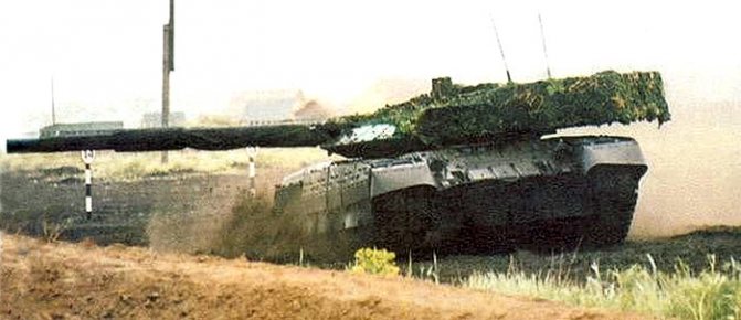 T-80UM2 durante sus pruebas en 1999