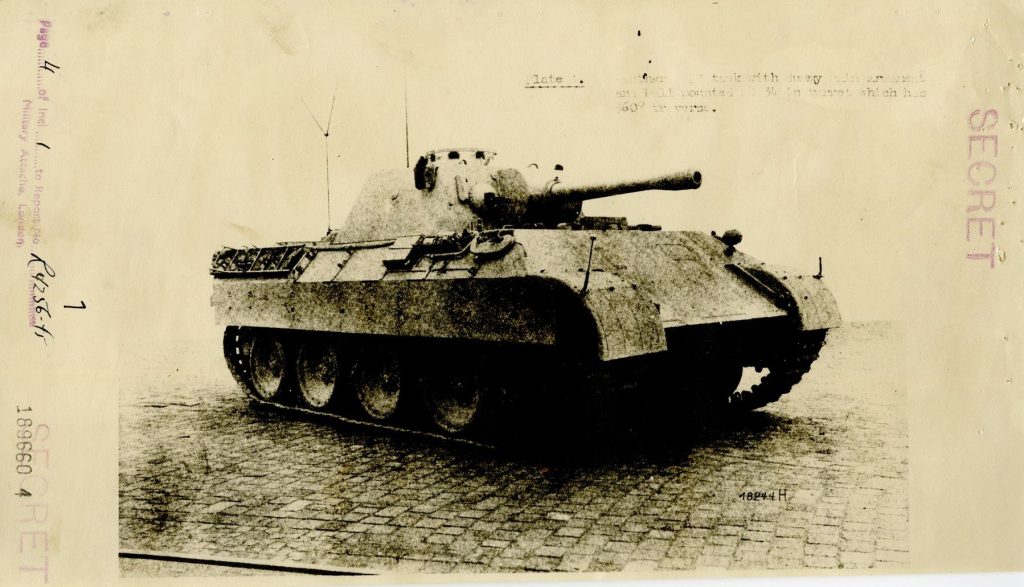 Vista lateral del Pz.Beob.Wg Panther