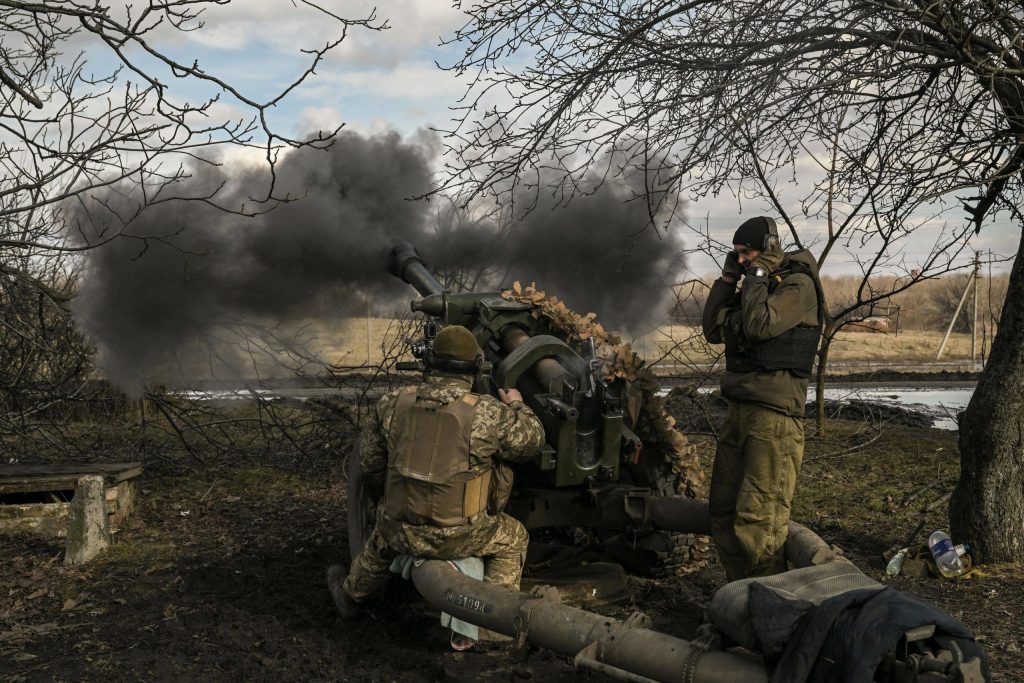 Artillería ucraniana en Bakhmut